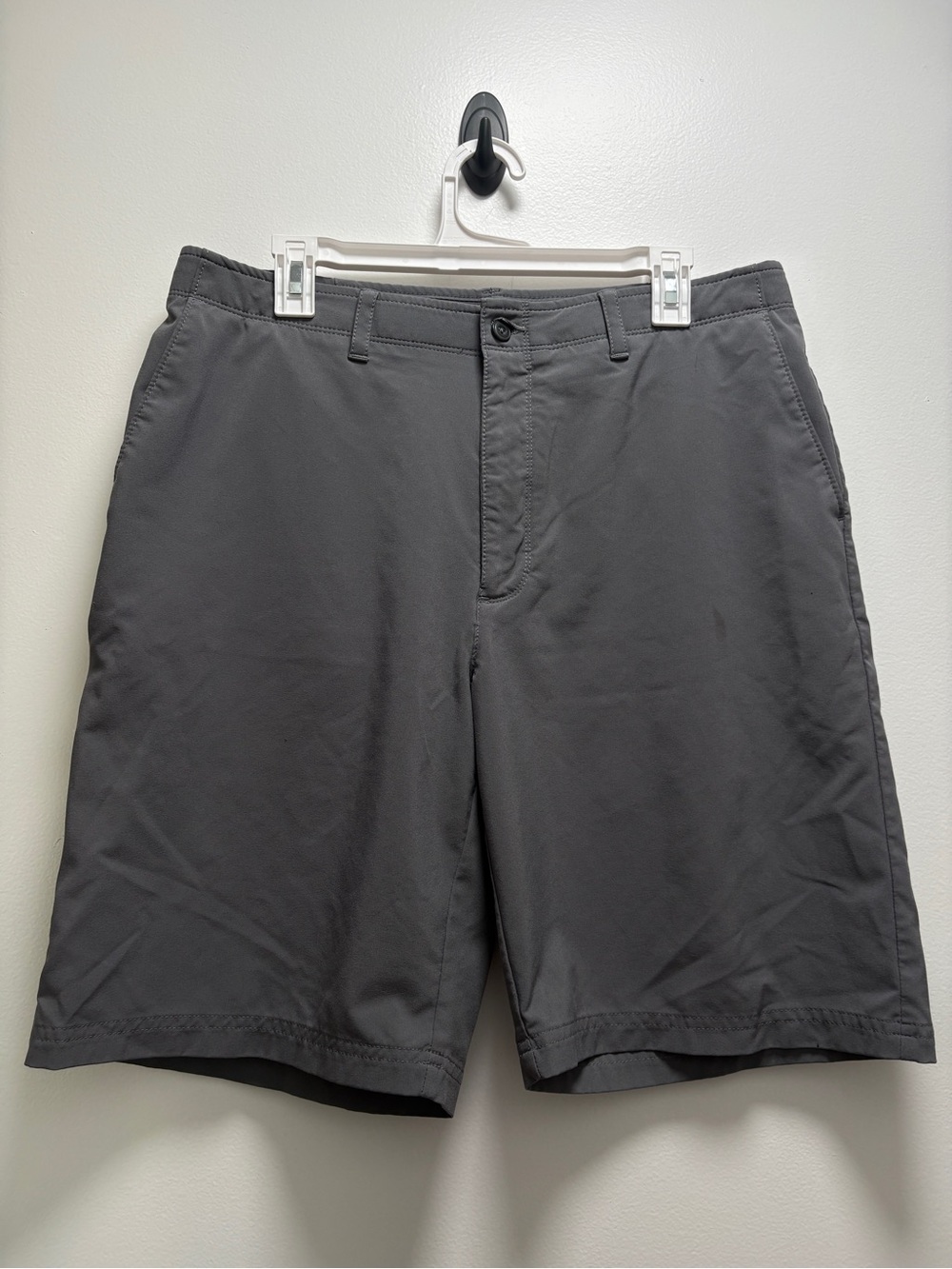 PGA Tour Dark Gray Flat Front Shorts 34 | performance golf clubhouse